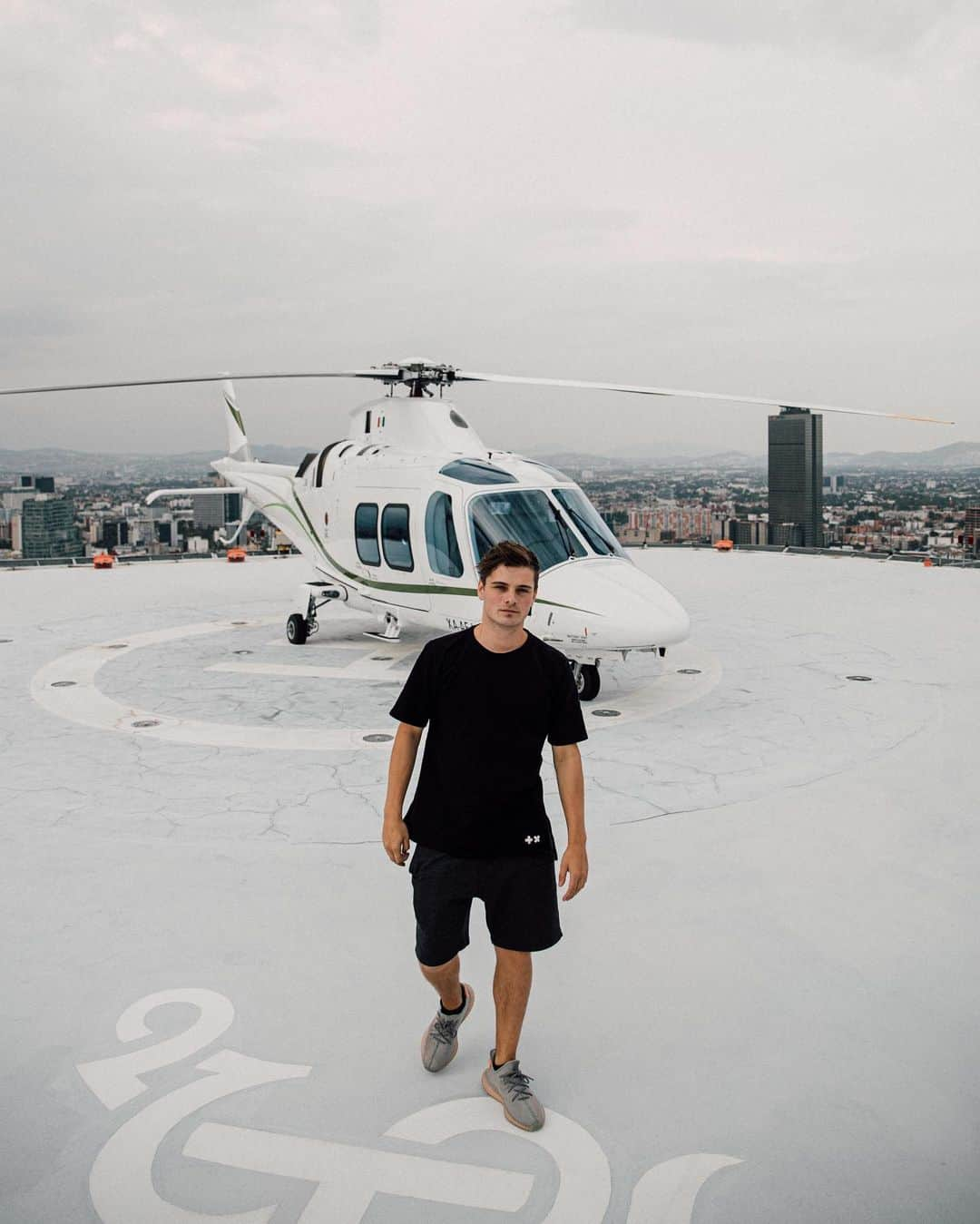 マーティン・ギャリックスさんのインスタグラム写真 - (マーティン・ギャリックスInstagram)「Hola Mexico City 🇲🇽」11月25日 7時38分 - martingarrix