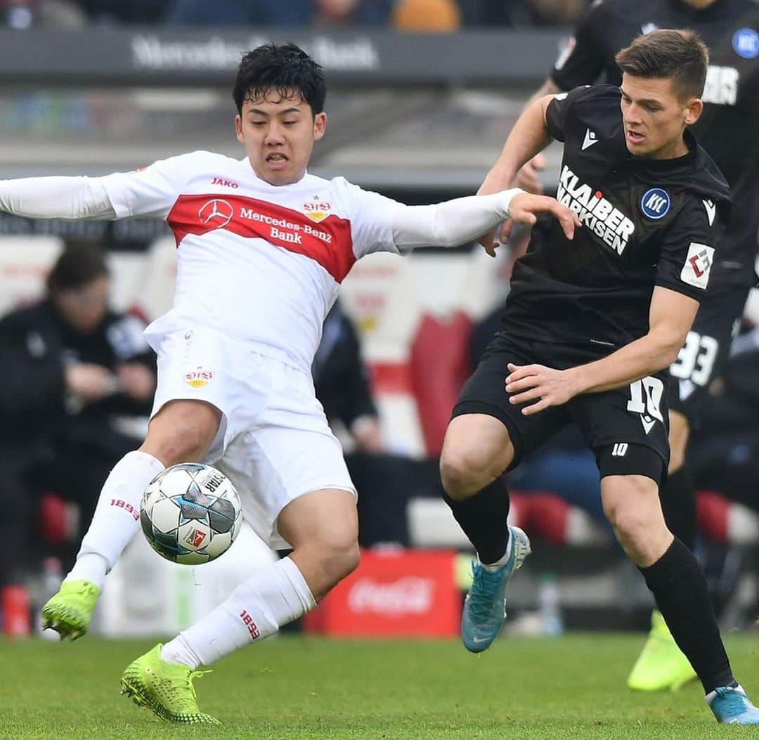 遠藤航のインスタグラム：「Hard work✅All together ✅3points✅  初スタメンを果たすことが出来ました‼️ これからも出続けられるように頑張っていきます💪 . . . #derbysieger  #stuttgart  #vfb  #vfbstuttgart  #derby  #bundesliga  #germany🇩🇪 . . . #初スタメン  #シュツットガルト  #ブンデスリーガ  #ドイツ」