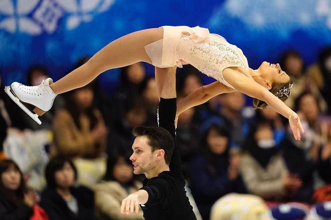 マイケル・マリナロのインスタグラム：「First goal of the season ✅ Next stop the Grand Prix Final in Italy 🇮🇹 l🍕🍝 . . . #nhktrophy #nhktrophy2019 #gpfigure #gpf #gpf2019 #grandprixFinal #jacksonfamily #isu #skatecanada #teamcanada #creatinghistory #skating #figureskating #pairsskating」