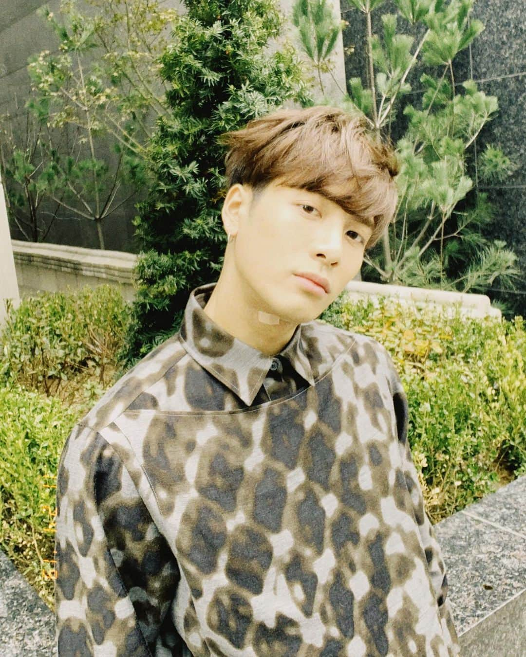 ジャクソンさんのインスタグラム写真 - (ジャクソンInstagram)「🌲🌳🌱🌿🍃 #jacksonwang #잭슨 #王嘉爾」11月24日 22時40分 - jacksonwang852g7