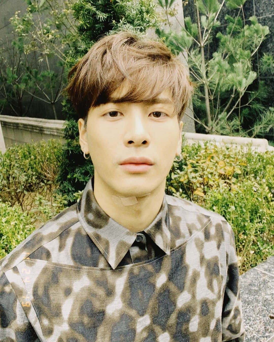 ジャクソンさんのインスタグラム写真 - (ジャクソンInstagram)「🌲🌳🌱🌿🍃 #jacksonwang #잭슨 #王嘉爾」11月24日 22時40分 - jacksonwang852g7