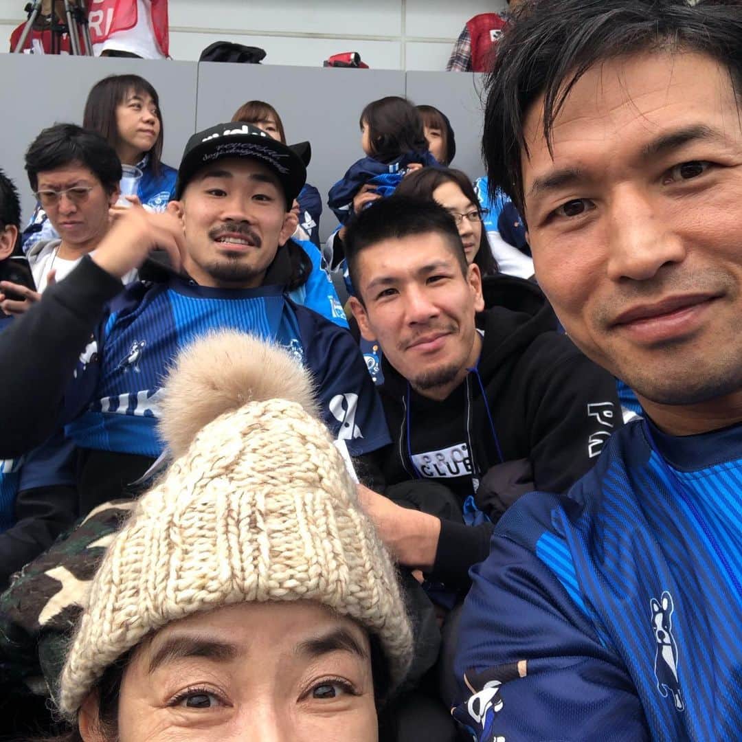 のインスタグラム：「横浜F C。Ｊ1昇格を掛けた一戦。見事昇格を果たしました。感動しました！キングカズ選手の勇姿も見れました。帰りに韓国料理。#宮田和幸#芦田崇宏#岸本篤史」