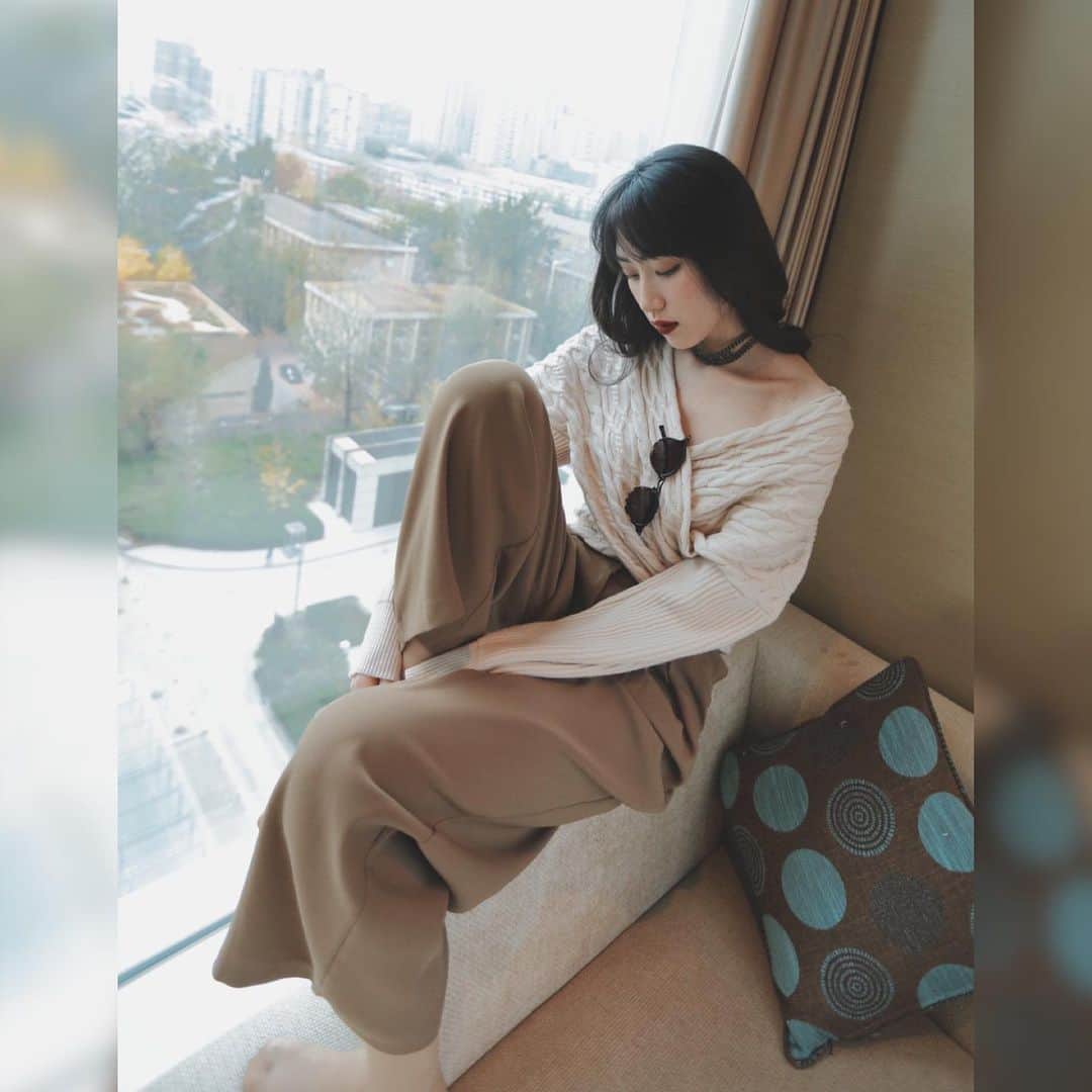 黒田瑞貴のインスタグラム：「📞 #fashion #ootd #ootdfashion #japanesegirl #valmuer」