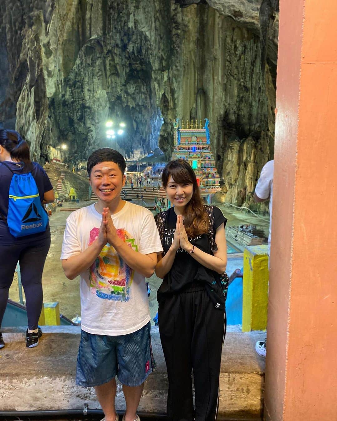 佐藤太一郎さんのインスタグラム写真 - (佐藤太一郎Instagram)「‪吉本新喜劇ワールドツアー、マレーシア公演終了！‬ ‪マレーシアの皆様、ありがとうございました。‬ ‪ツインタワーやバトゥ洞窟も、みんなで観光できてよかったです。 吉田夫婦も幸せそう。‬ ‪いまから日本に帰りまーす。‬」11月24日 23時03分 - satotaichiro_shinkigeki