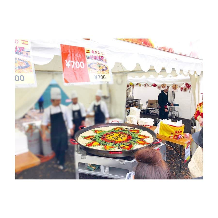 坂元葉月さんのインスタグラム写真 - (坂元葉月Instagram)「FIESTA de ESPAÑA 2019﻿ @代々木公園﻿ ﻿ 行ってきました🎪🇪🇸✨﻿ ﻿ ﻿ paella(パエリア)も、ajillo(アヒージョ)も﻿ めちゃくちゃ美味しかったです！✨﻿ ﻿ flamenco(フラメンコ)も初めて生で見て﻿ 超カッコよかった～💃💃💃﻿ ﻿ ﻿ スペイン語のモチベーションUP🥰✨﻿ 頑張りたいと思います～！！ #fiestadeespaña #フィエスタデエスパーニャ #フィエスタデエスパーニャ2019 #スペインフェスティバル #スペインフェス」11月24日 23時04分 - wasuta_hazuki_sakamoto