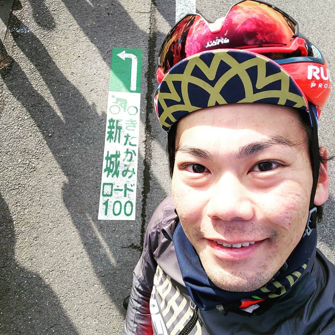 新城幸也さんのインスタグラム写真 - (新城幸也Instagram)「#きたかみ新城ロード100  #岩手県北上市  #是非走ってみて下さい #これから雪降る季節なので来年ですかね😂 #この表示たどれば #北上市周辺を100km走れます」11月24日 23時05分 - yukiyaarashiro
