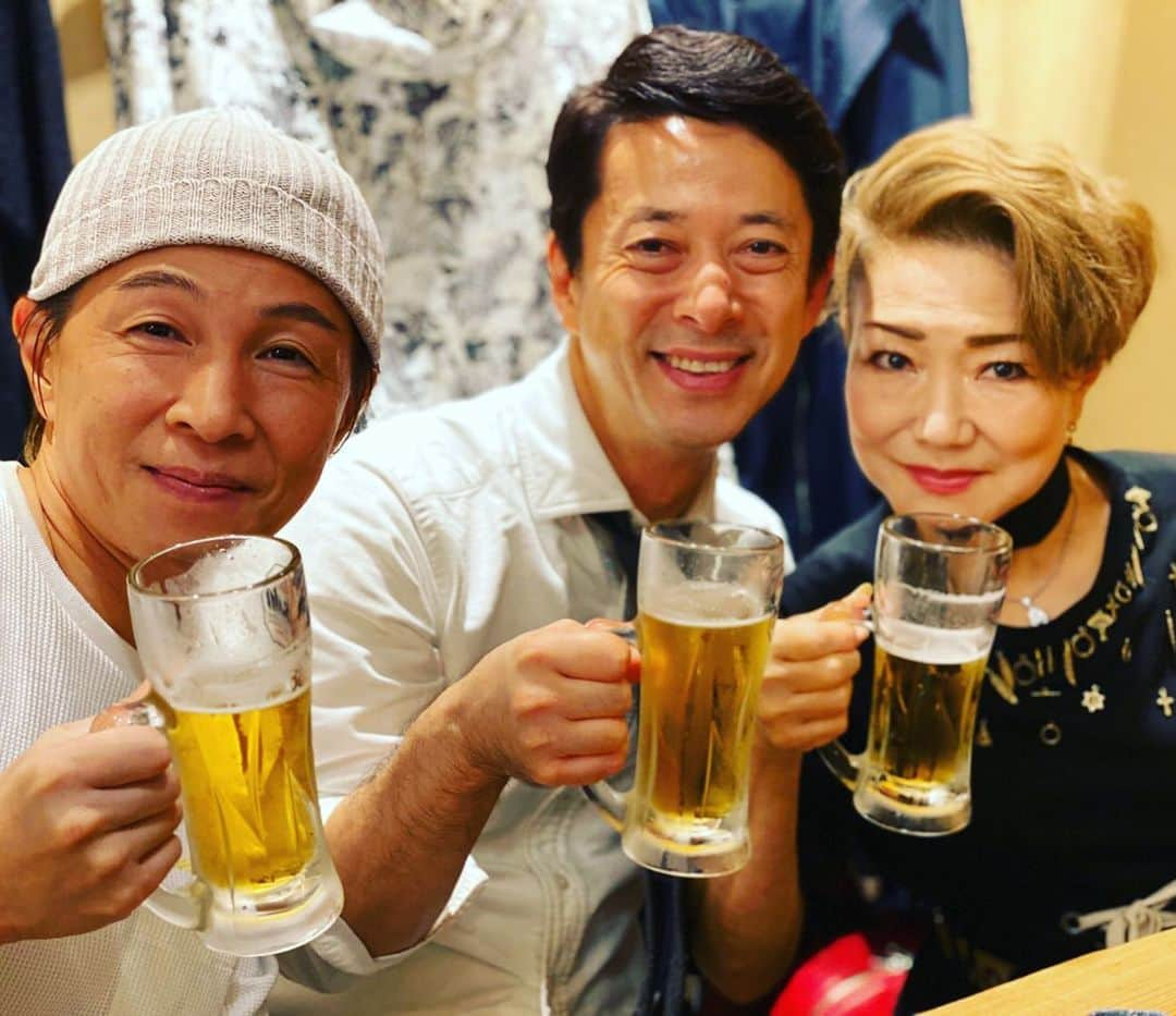 西川忠志さんのインスタグラム写真 - (西川忠志Instagram)「末成さん、アキさんと  なんばグランド花月・吉本新喜劇公演 清水けんじリーダー週は本日も４回公演！ ご来場頂きましたお客様、ありがとうございました。  ４回公演終演後は末成さんにご飯にお連れ頂きました。 アキさんとご一緒に。 楽しい時間でした。末成さんご馳走さまでした。  明日は千穐楽でございます。 明日も皆様方のご来場を心より、お待ち申し上げております。  感謝  #なんばグランド花月 #吉本新喜劇 #清水けんじリーダー週  #末成由美 #アキ #西川忠志 #よしもと新喜劇 #晩御飯 #ビール #ご馳走さまでした #ご馳走さまでした #ありがとうございます #ありがとう #感謝」11月24日 23時14分 - nishikawa_tada