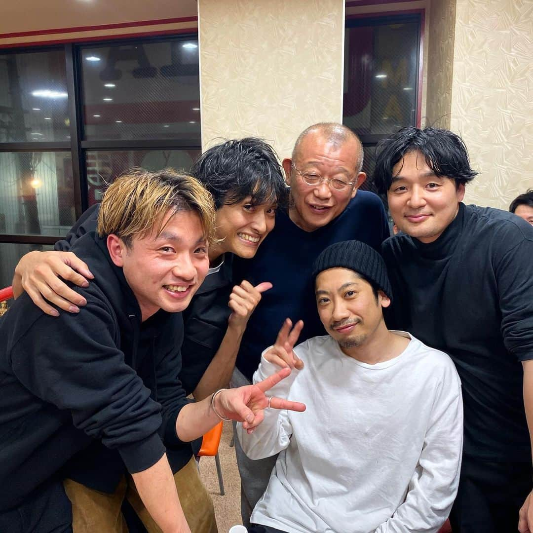 Yanagihara Hirokiさんのインスタグラム写真 - (Yanagihara HirokiInstagram)「良い人すぎた　鶴瓶師匠 ・ 名古屋の味仙で遭遇 ・ プライベートなのにみんなと写真撮ってて ありがとうございました😊 #鶴瓶」11月24日 23時37分 - yanagihara_hiroki