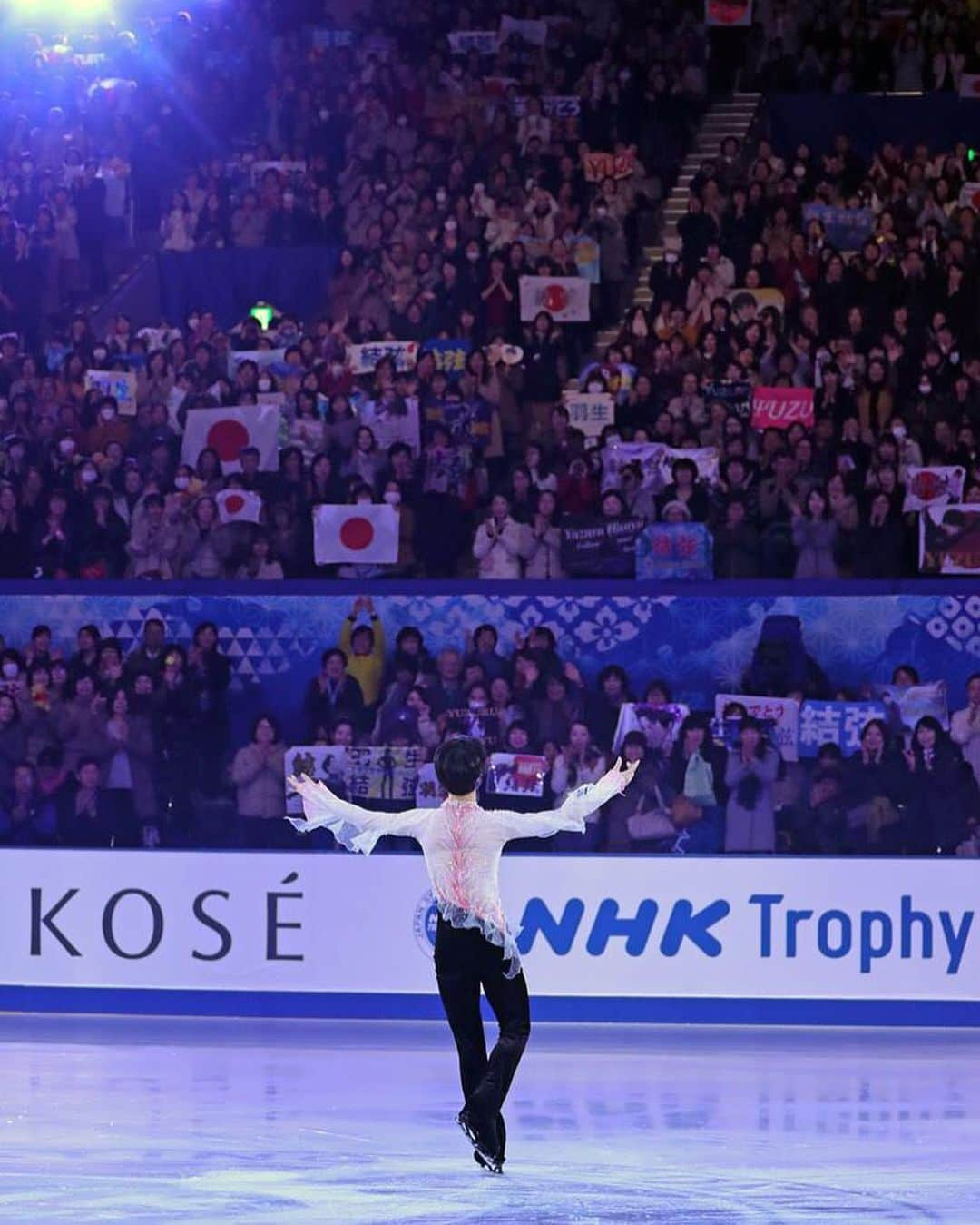 羽生結弦さんのインスタグラム写真 - (羽生結弦Instagram)「🌼🌼🌼 #羽生結弦 #yuzuruhanyu #figureskating #figureskater」11月24日 23時37分 - yuzu_kanami