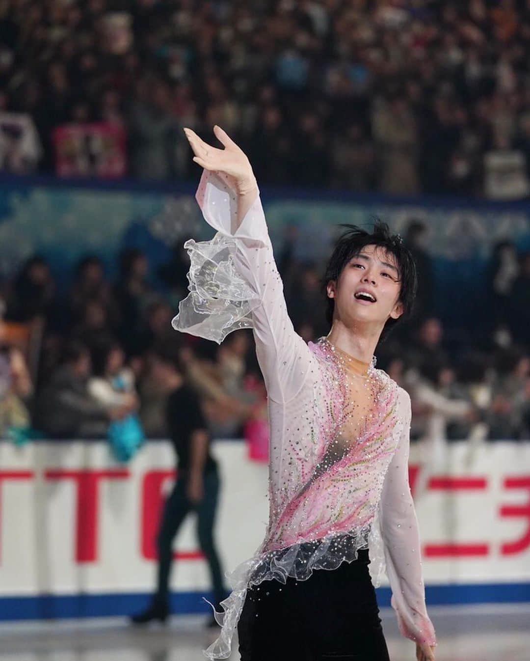 羽生結弦さんのインスタグラム写真 - (羽生結弦Instagram)「🌼🌼🌼 #羽生結弦 #yuzuruhanyu #figureskating #figureskater」11月24日 23時37分 - yuzu_kanami