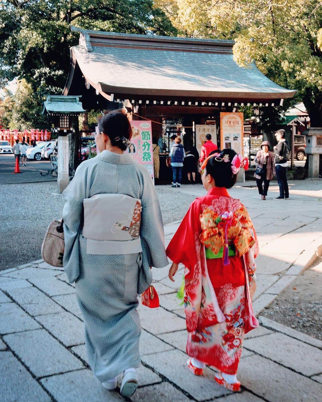 白木夏子さんのインスタグラム写真 - (白木夏子Instagram)「ばあばとポヨ子。七五三でした。 この日を無事迎えられ、沢山の方に感謝😂  #ポヨ子　#七五三」11月24日 23時52分 - natsukoshiraki