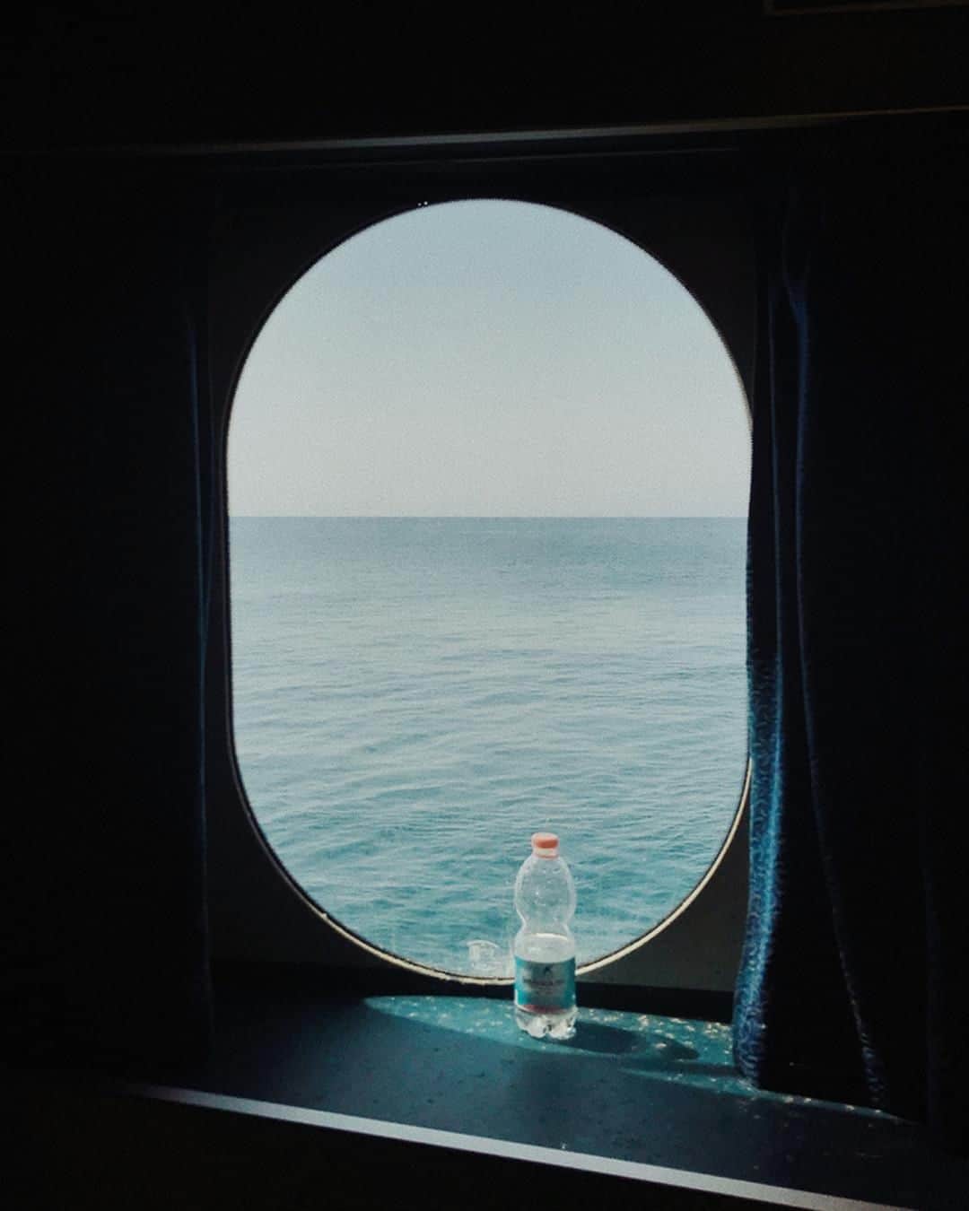 ウォントのインスタグラム：「Looking towards a perspective that narrows our impact. Image via @irishumm」
