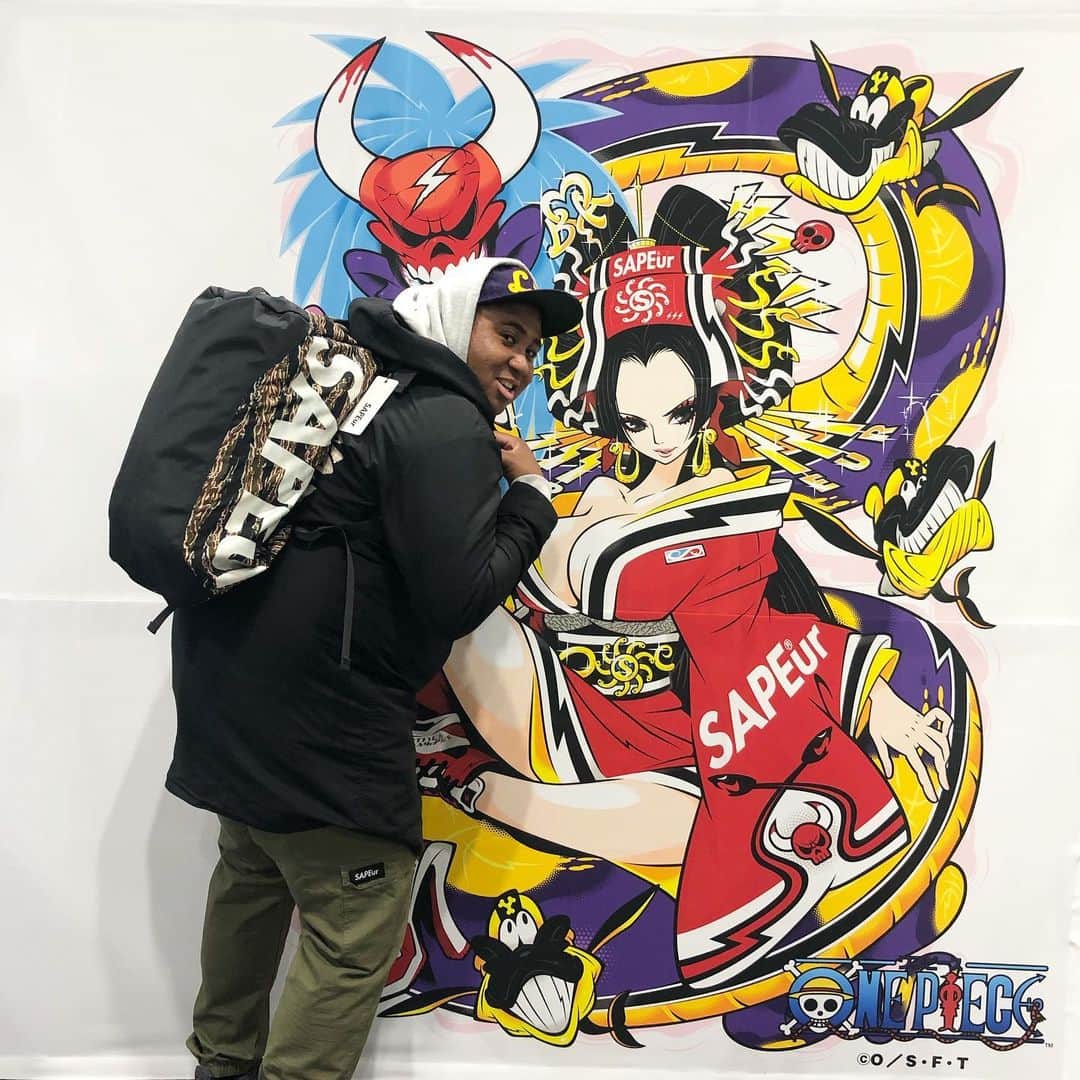 アントニーのインスタグラム：「スニーカーコンSAPEur勢いあったよ！！！！！ #SAPEur #スニーカーコン #onepiece」