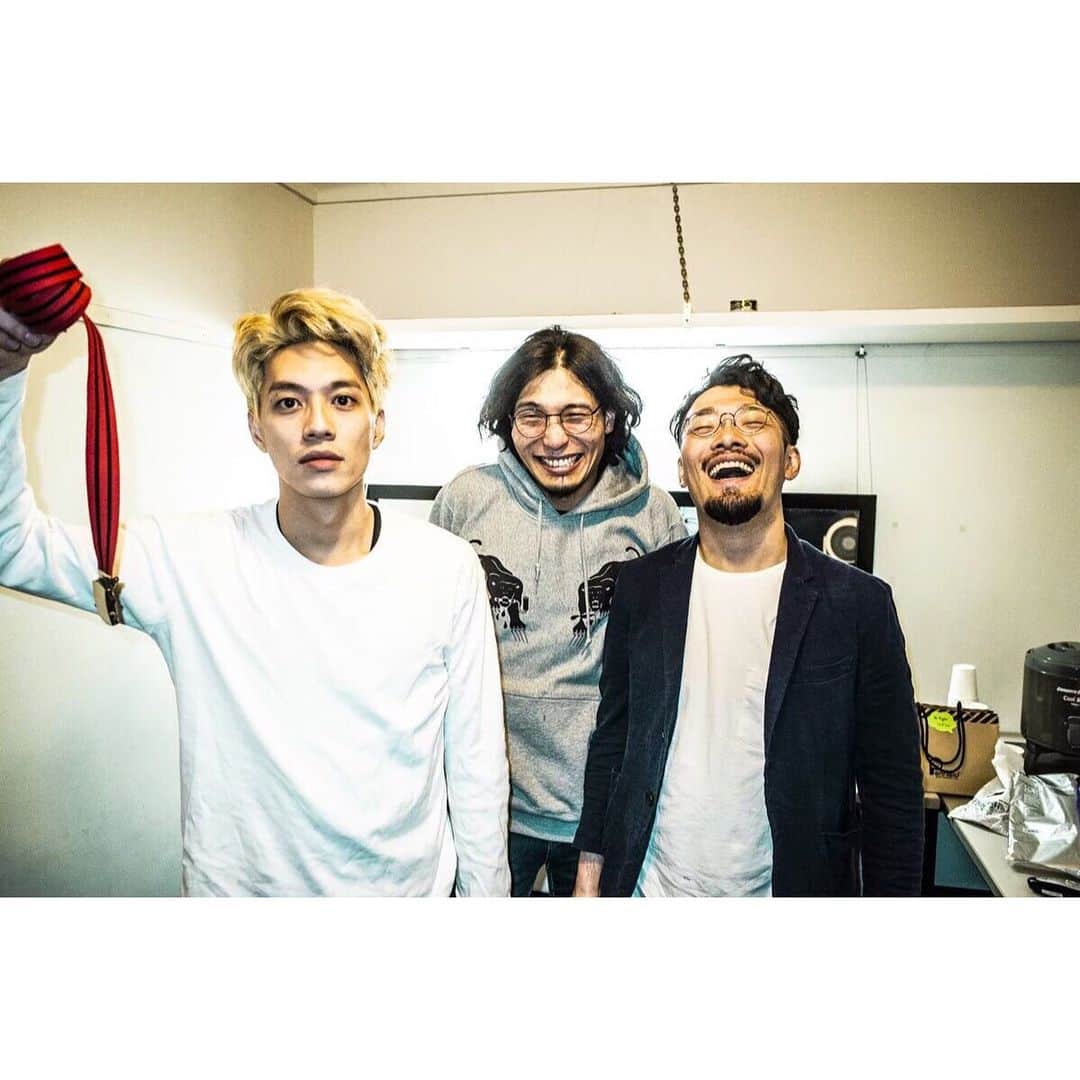 のインスタグラム：「photo by 青木カズロー  #Theキャンプ #TheCAMPではなくTheキャンプ #でも英語表記にしたらって言ったのは僕 #大好きだったぜ #格好良かったね #でも辞めたからダサいな #乾杯できる日を楽しみに #オレはオレの道 #あいつらはあいつらの道を行くでしょう #これからはもうただの友達だ」