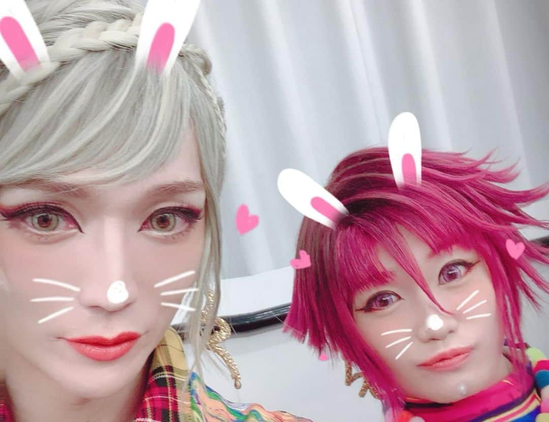 丘山晴己さんのインスタグラム写真 - (丘山晴己Instagram)「ハッピービタミンアイドルユニット 【WINWIN】いよいよ出動開始でしゅ🌈❤️🌈❤️やばたーーーーん💕✨ 全ては地球をハッピーにするため🌏💕✨さーパピプペポパン⭐️ 詳細↓みてねーん🎈 https://www.daiki-sound.jp/news/md-detail/id-226  まずは明日のイベントWINWINタッチ会まってぴょーん✨🌈🌈🌈🌈 #WINWIN #鳥越裕貴 #丘山晴己 #アイドルユニット結成  #insta」11月25日 1時12分 - haruki_kiyama