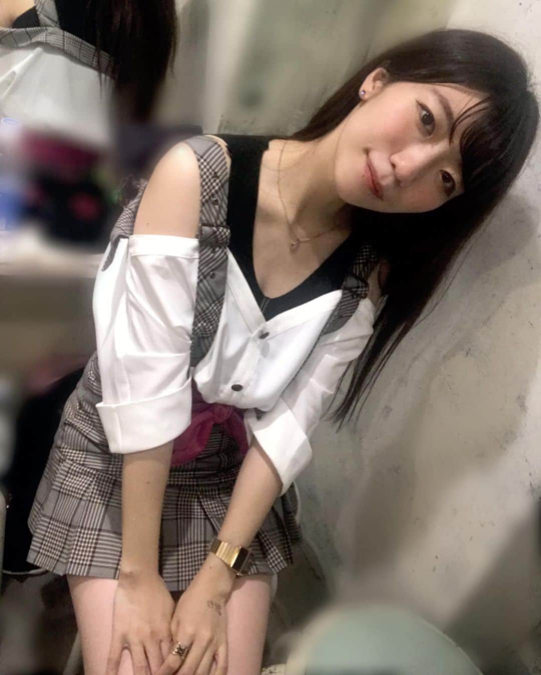 ぱいぱいでか美のインスタグラム：「APOKALIPPPSでライブでした！ 明後日もあるよ！ ꙳ #APOKALIPPPS #衣装 ꙳ この前のライブで肩紐がぶち破れて 他にもトップスがはちゃめちゃのターザンみたいになってしまったので笑 今日から何気に衣装のトップスがアップデートされてました！わーい！ これでターザンにならない。笑 しかも可愛い！機能性とデザイン！ひゅー！ ぱいぱいでか美のライブと違って アポカリのライブはがんばって踊ってますので かなり汗かくし体力使うけど アポカリにはアポカリの良さがありまして 超楽しいよ〜〜〜！ というわけで明後日のライブもよろしくねん。 詳細はハイライトの「11月の予定」のところで見れるように&しときます。」