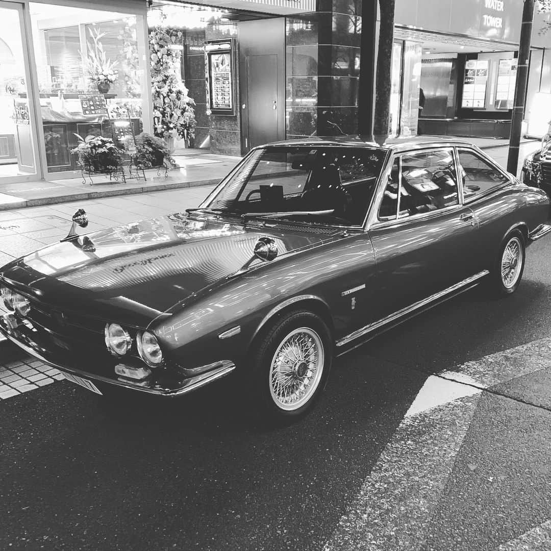 のインスタグラム：「#isuzu #117coupe」