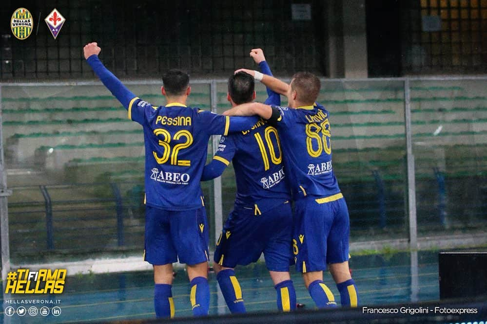 エラス・ヴェローナFCさんのインスタグラム写真 - (エラス・ヴェローナFCInstagram)「📸 Le foto di #VeronaFiorentina 🤩💛💙 #DaiVerona #sudiamocelA」11月25日 1時31分 - hellasveronafc