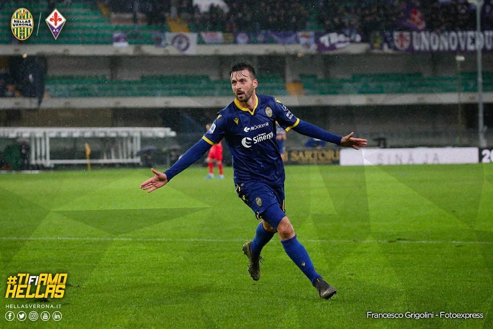 エラス・ヴェローナFCさんのインスタグラム写真 - (エラス・ヴェローナFCInstagram)「📸 Le foto di #VeronaFiorentina 🤩💛💙 #DaiVerona #sudiamocelA」11月25日 1時31分 - hellasveronafc