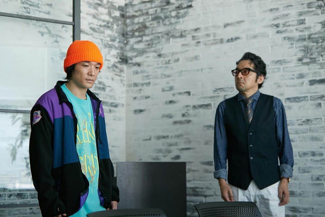 のインスタグラム：「. 関西の皆さん まもなく第6話放送です🥳❣️ このあとMBSにて25:50〜 上司への想い… チームへの想い… 仕事に対する想い…そして信念。 神谷の想いがギュッと詰まった回となっています😳‼️ #左ききのエレン  #ドラマイズム #神尾楓珠 #池田エライザ #石崎ひゅーい #村杉蝉之介」