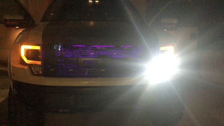 スティーブのインスタグラム：「I wanted some LED light upgrades to the Raptor and my Ferrari.  My friend Yamaguchi from @ofcustoms in Japan came all this way and went crazy!! Lol.  My friend Christian at @alpharestyling  might have had his hand in this too!! Lol  If you think this is nuts wait till you see the ferrari tomorrow!! Lol. Video coming soon. Subscribe to Steves POV on YouTube.  OF Custom の山口さんにアメリカまで来て素晴らしい電飾の仕事をしてもらいました！　明日フェラーリも完成！お楽しみに！動画も間も無くユーチューブにアップするのでお早めにチャンネル登録をよろしくお願いします　サンキュー　山口さん！電飾カスタムなら @ofcustoms でしょう　#フォードラプター #フォードラプターカスタム #フォードラプタープロジェクト #電飾」