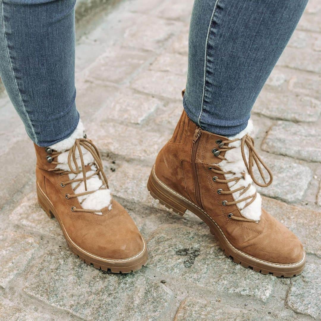 Target Styleのインスタグラム：「Wearing sherpa from head to toe. ❄ #UniversalThread」