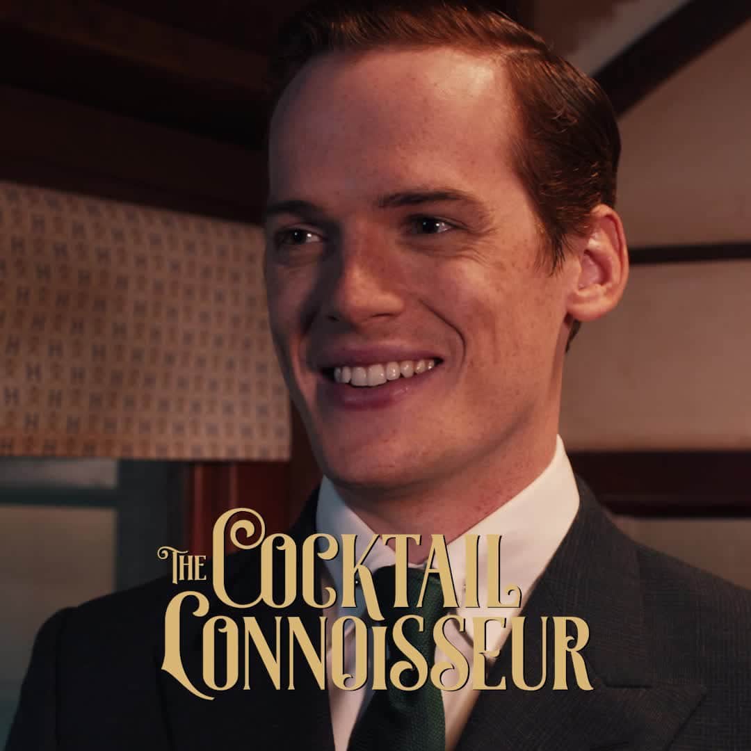 ハケットのインスタグラム：「Introducing: The Cocktail Connoisseur. He's a confident drinks aficionado who can pinpoint every flavour from almost any cocktail. His drink of choice is an Old Fashioned and his best friend is a mixologist. Before heading home for the festive season, he’s always sure to include a stop in at Dukes Bar in Mayfair and, of course, the American Bar at the Savoy – traditions he will never let go of. #HackettChristmasExpress #Hackett #TwelveGentlemenOfChristmas」