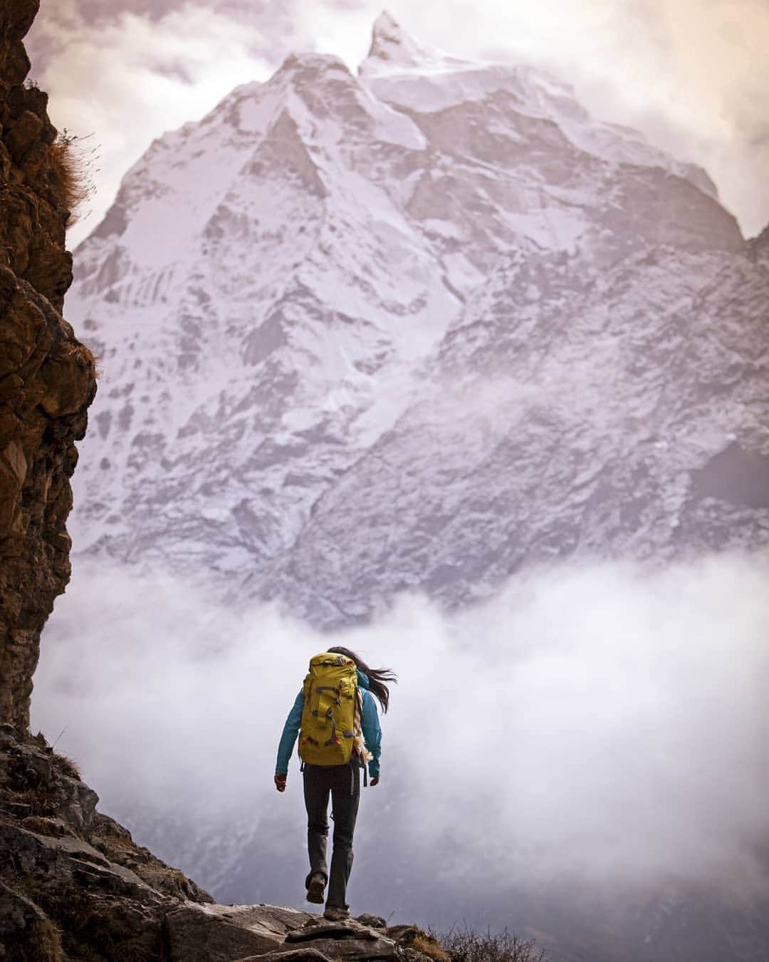 Cory Richardsさんのインスタグラム写真 - (Cory RichardsInstagram)「Just a little more of this before the work week starts... Pictured here: Hiking through the Khumbu Region of the Himalaya Mountains, Nepal.  #adventure #hiking #climbing #mountains #nepal #himalaya #khumbu #travel #nature #sunset #sunrise」11月25日 3時02分 - coryrichards