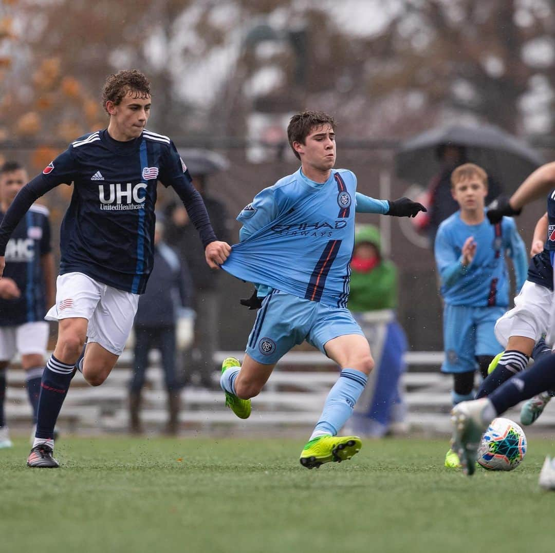 ニューヨーク・シティFCさんのインスタグラム写真 - (ニューヨーク・シティFCInstagram)「Shouts to the U-15 boys who came through the rain to defeat @nerevolution this morning #nycfc」11月25日 3時45分 - nycfc