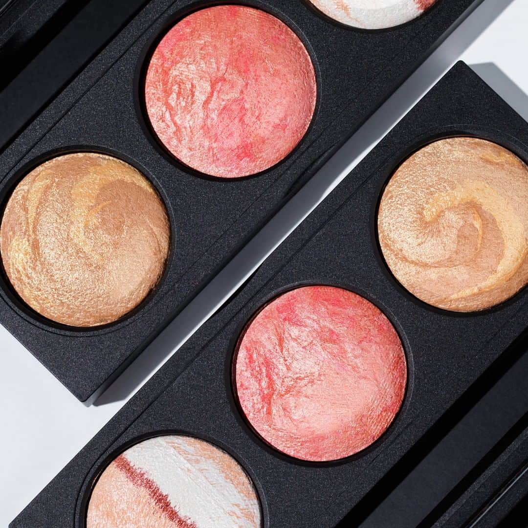 Smashboxのインスタグラム：「Spiraling, in a good way with our Planetary Cheek Palette. 🌀Available exclusively @ulta #SBXCosmic ⠀⠀⠀⠀⠀⠀⠀⠀⠀ ⠀⠀⠀⠀⠀⠀⠀⠀⠀ Shades: Sugar & Space, Planet Out, Heart & Solar」