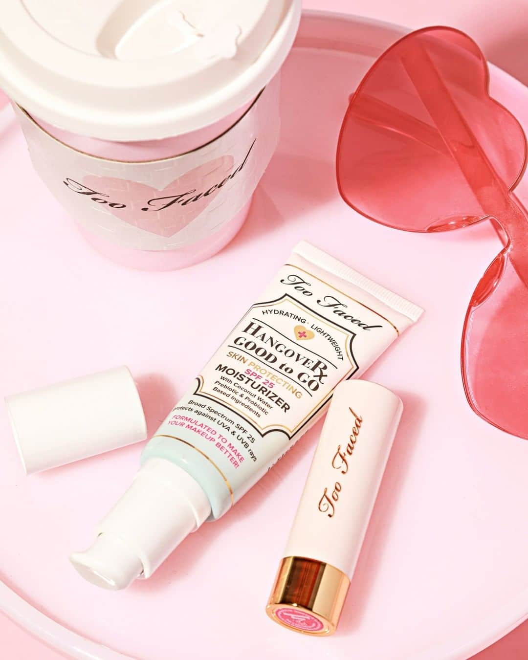 Too Facedさんのインスタグラム写真 - (Too FacedInstagram)「Start your morning off right 😉 Hydrate and protect your complexion with our Hangover Good to Go SPF 25 Moisturizer! ☀️ #tfhangover #toofaced」11月25日 4時01分 - toofaced