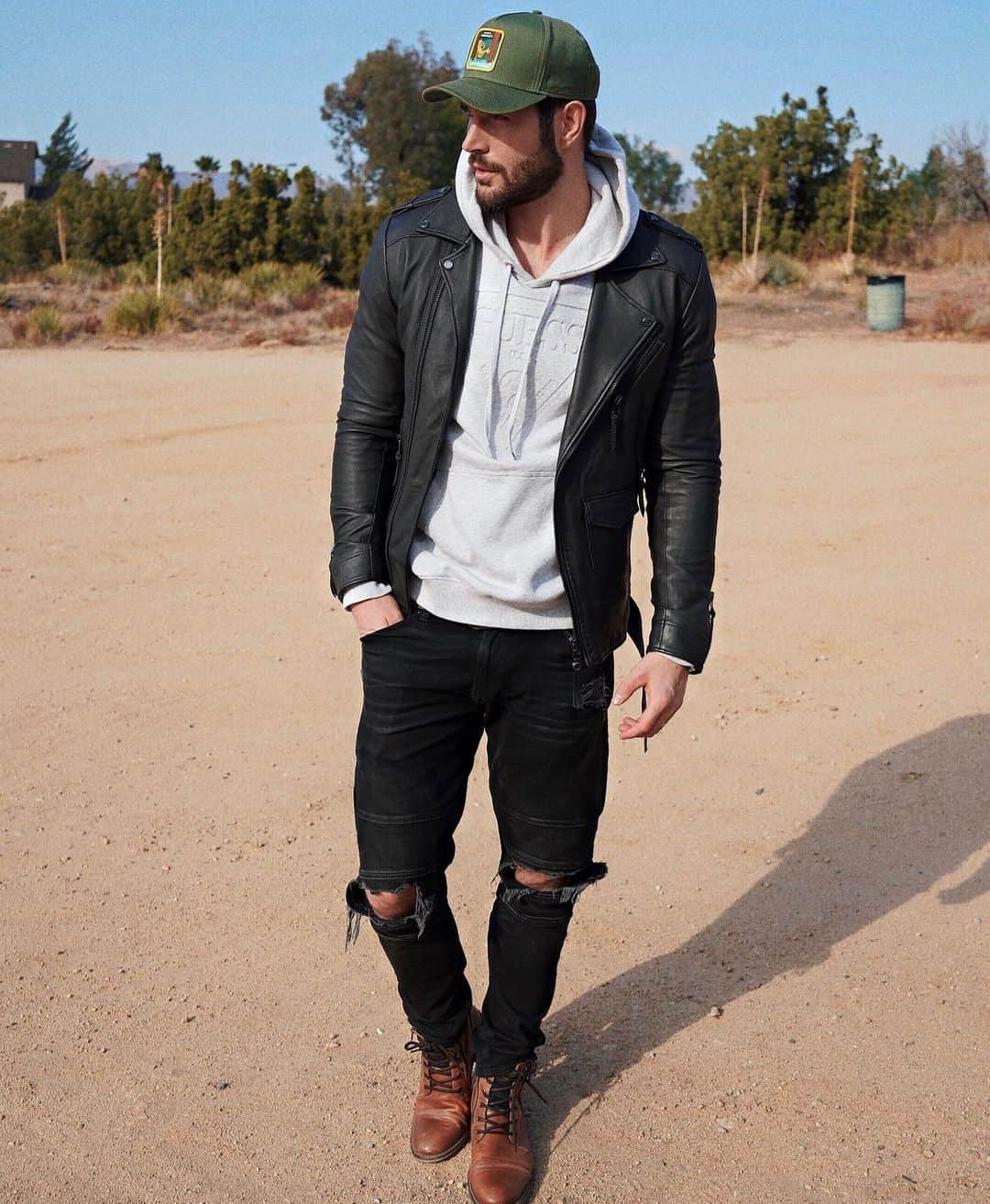 ニック・ベイトマンさんのインスタグラム写真 - (ニック・ベイトマンInstagram)「This isn’t where I parked my car...」11月25日 4時40分 - nick__bateman