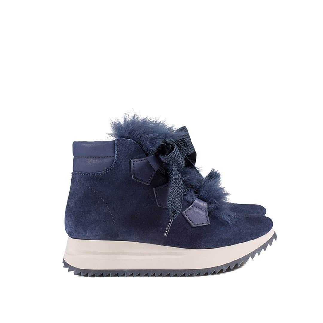 ペドロガルシアさんのインスタグラム写真 - (ペドロガルシアInstagram)「Sophisticated and sporty meets easy minimalism. Beat the winter blues with our latest boots collection. #pedrogarciashoes #madeinspain」11月25日 5時55分 - pedrogarciashoes