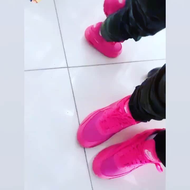 レミー・マーのインスタグラム：「Camos and Air max #Reminisces #MommyAndMe #RemyMa」