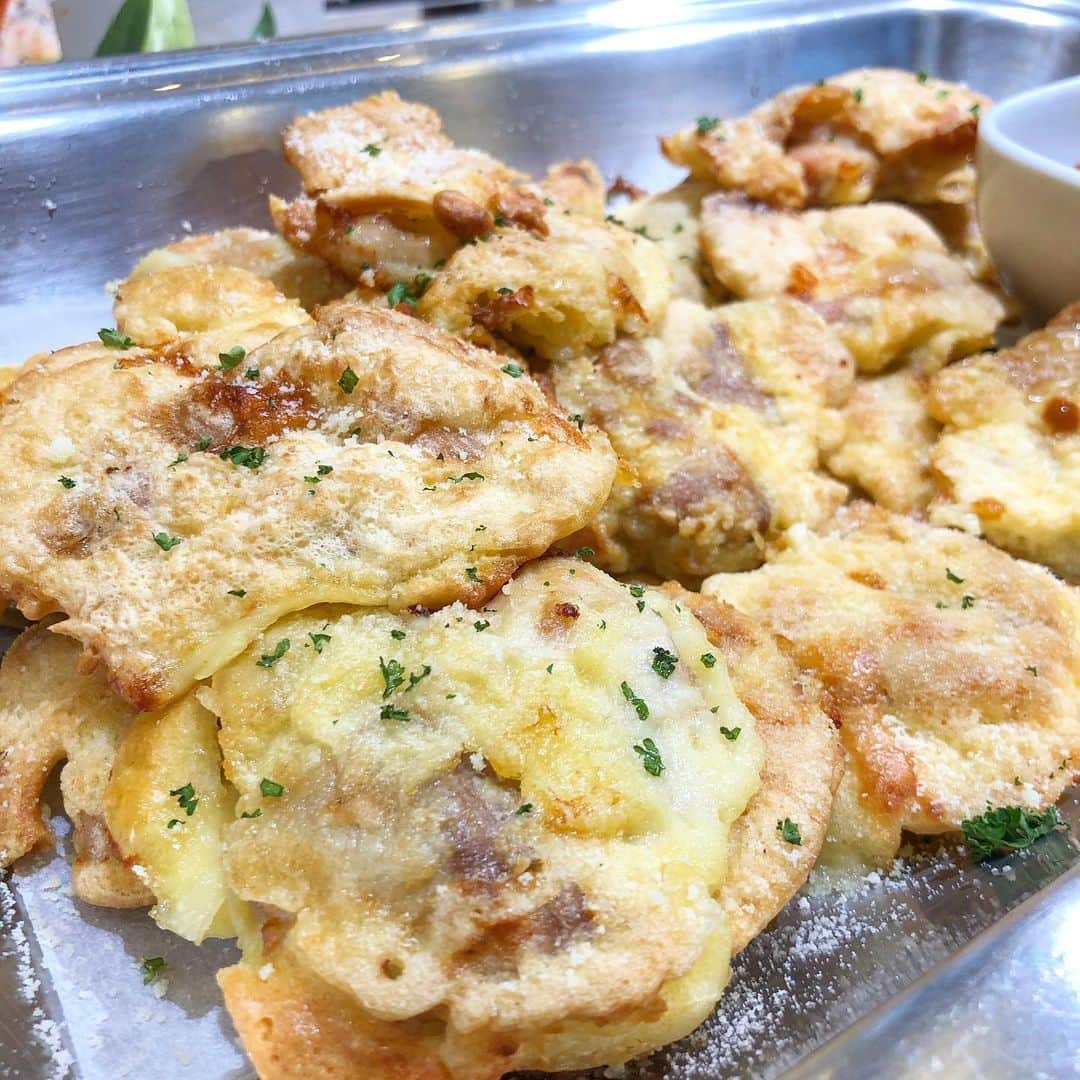 のインスタグラム：「日替わりオススメメニュー…明日から角煮だったのかヽ(´Д`；)ﾉｱｩ... いや鶏肉のピカタも勿論美味しかったんだけれどっ！！ #アパホテル札幌すすきの駅西  #ラベランダ #札幌ランチビュッフェ #内容が少し変わって肉料理が増えてたよ #ヒンナヒンナ」