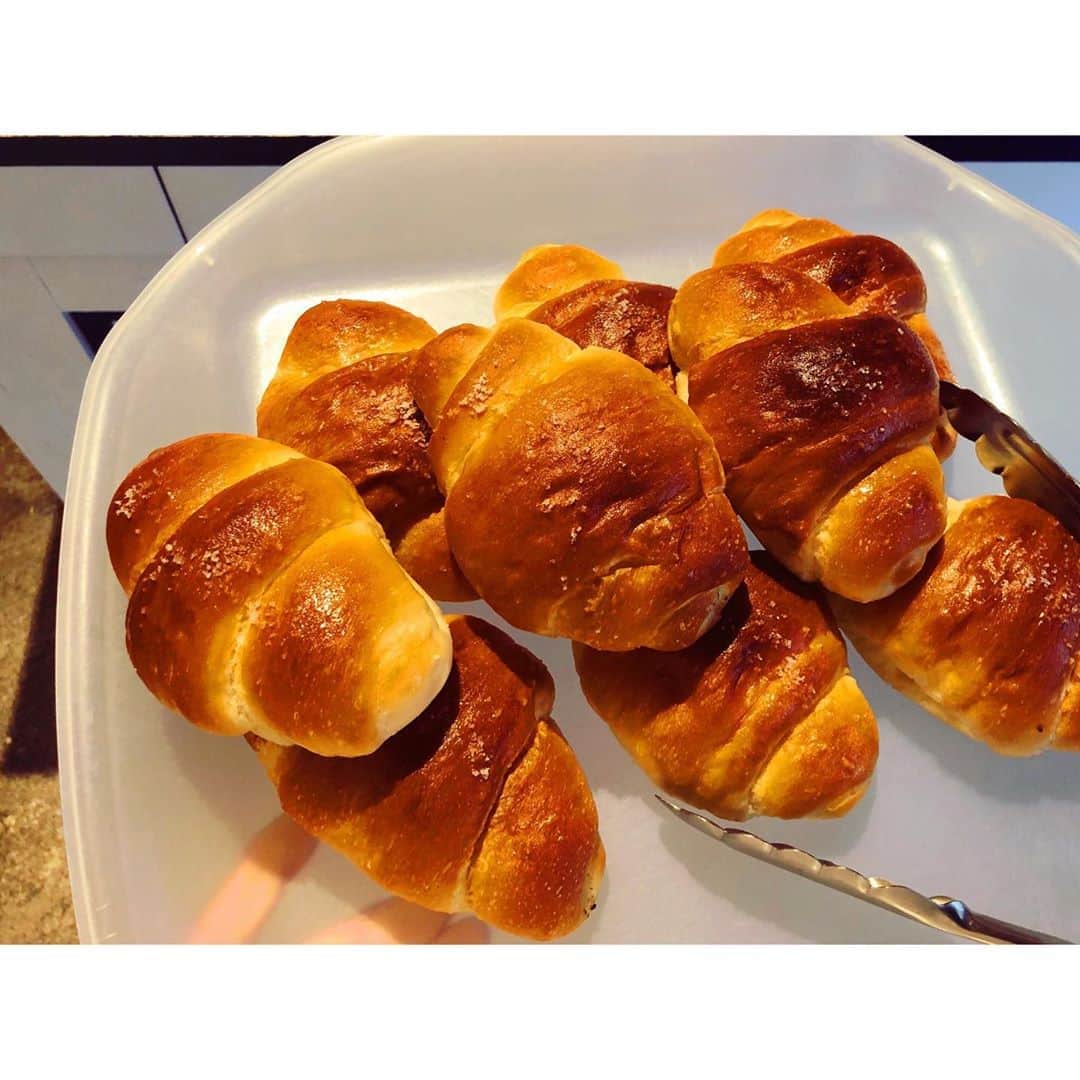 木南晴夏さんのインスタグラム写真 - (木南晴夏Instagram)「トリュフ塩パン だいすき♡」11月25日 15時37分 - kinamitopan
