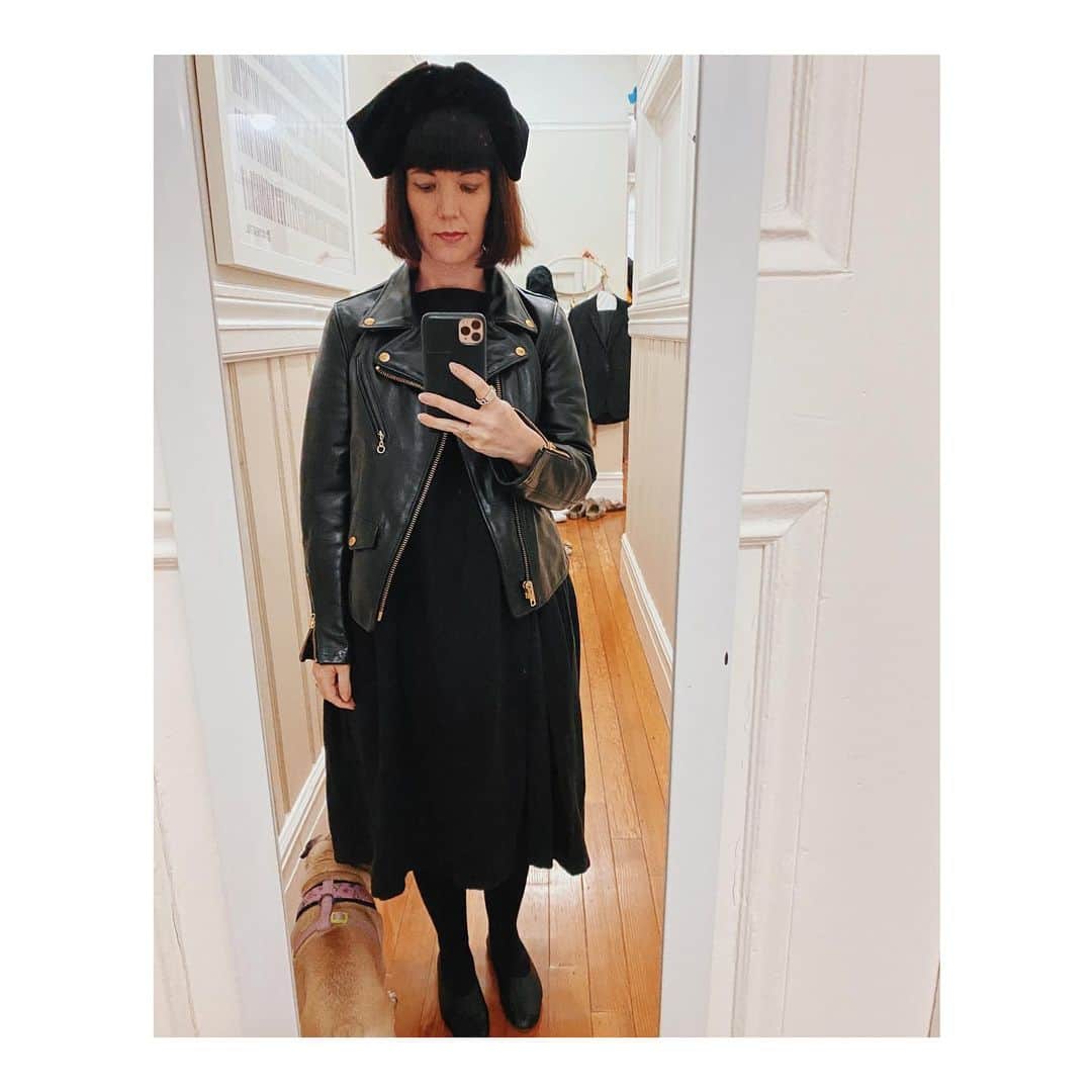 Melissa Santiagoのインスタグラム：「Holiday party season is upon us.」