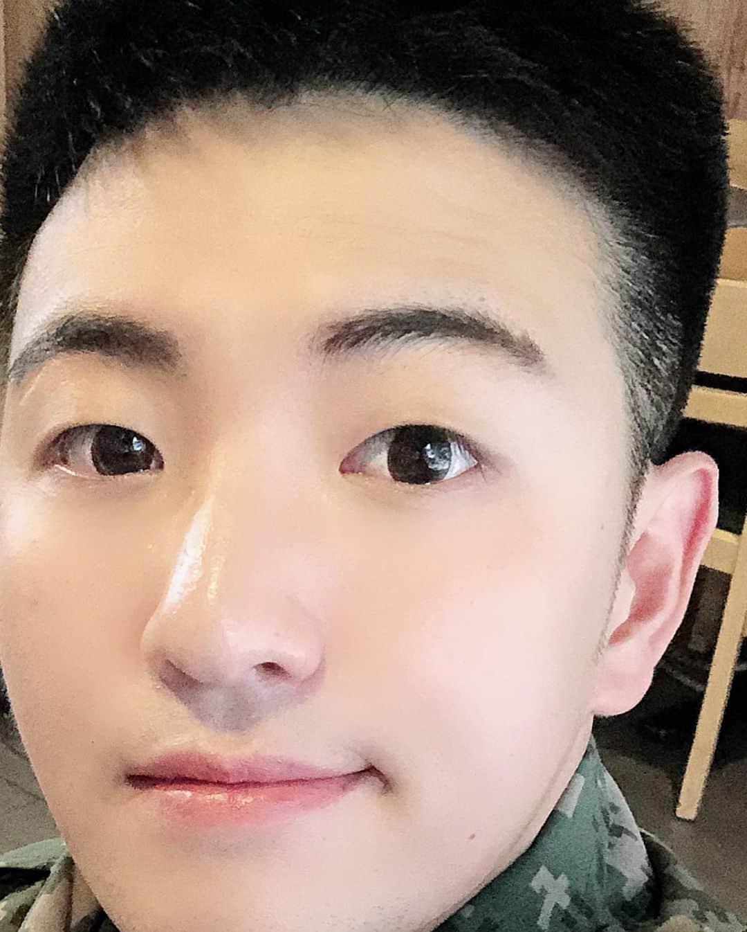 ヒョクジン さんのインスタグラム写真 - (ヒョクジン Instagram)「이 많음 음식의 결과는 ? #동글 #🐷 #즐거웠다 👋」11月25日 16時27分 - 100per_hj