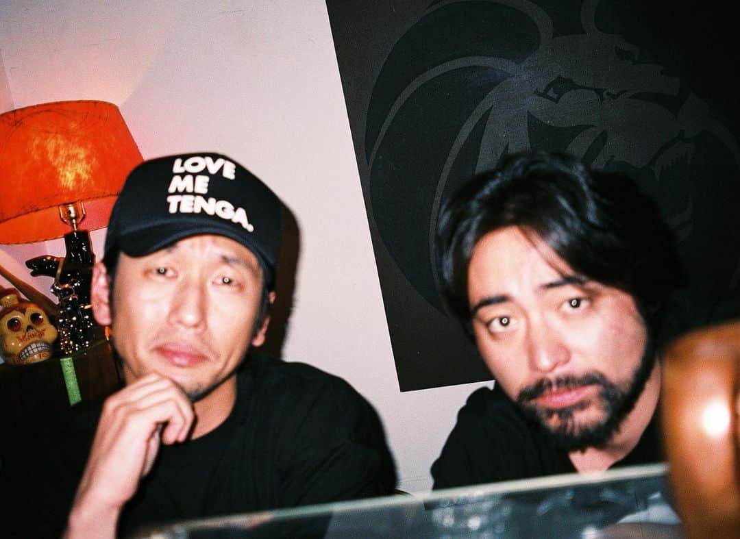 大川竜弥のインスタグラム：「山田孝之パイセンと久々の飲み。遅れましたが誕生日おめでとうございます🕺﻿ ﻿ #analog #analogfilm #film #filmphotography #portrait」