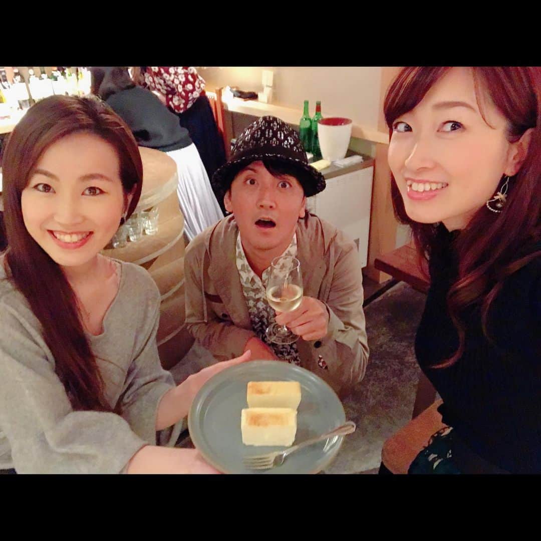 木谷有里さんのインスタグラム写真 - (木谷有里Instagram)「ワインバーnomunoで 大好きなチーズケーキを食べてきた🧀  夜はワイン飲み放題なので、チーズに合うものを選んでもらって飲み比べも🍷 しかも食べ物持ち込み自由❗️ テリーヌチーズケーキめっっっちゃ濃厚で美味しかった😍😍 好きなタイプ💛🧀 甘すぎずペロリと完食❣️ かまくらボロネーゼのこのチーズの量見て👀✨パスタが見えない🤣 幸せすぎるでしょ💛ふわふわチーズMAX!!! ボロネーゼはランチタイムに食べることが出来ます♪ モチモチ食感の食べ応え抜群のパスタ🍝 📍ワインバーnomuno（ノムノ） https://akasaka.nomuno.tokyo/ チーズ盛り盛りのボロネーゼも絶品でした😍 https://akasaka-search.com/6936 🧀テリーヌチーズケーキ http://www.terrinecheesecake.com  #ワインバーノムノ #ノムノ赤坂 #ワイン飲み放題 #チーズケーキ #テリーヌチーズケーキ #福田弘亘 #あまいけいき #ビゴリ #ボロネーゼ専門店 #かまくらボロネーゼ #王様のブランチ #木谷有里　#木谷有花　#木谷姉妹」11月25日 16時53分 - kitani_yuri