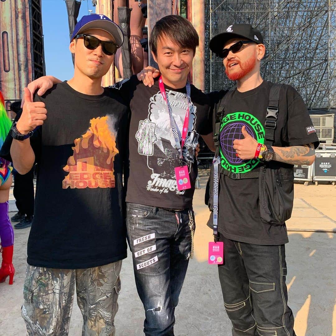 のインスタグラム：「ＴＥＡＭ ✊🏻✊🏻✊🏻 /// @edc_japan 🇯🇵」