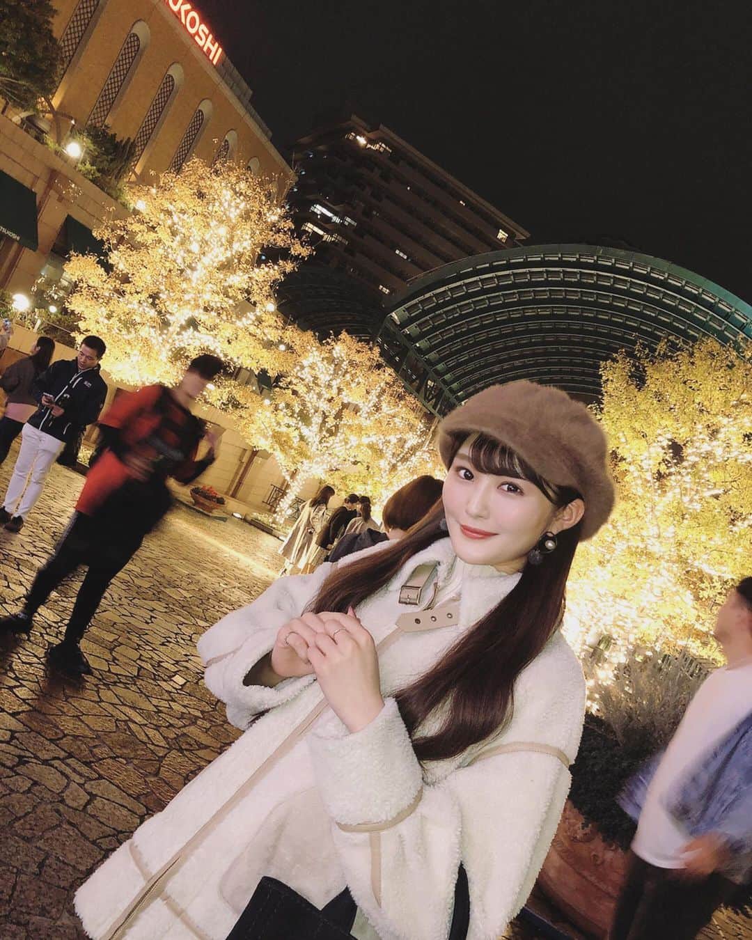 川上礼奈さんのインスタグラム写真 - (川上礼奈Instagram)「. 昨日は焼肉食べてその後 イルミネーション見てきた🎄♡ キラキラでキレイだった🥰 クリスマスもう少しだなぁ🎅✨」11月25日 16時54分 - kawakami_rena