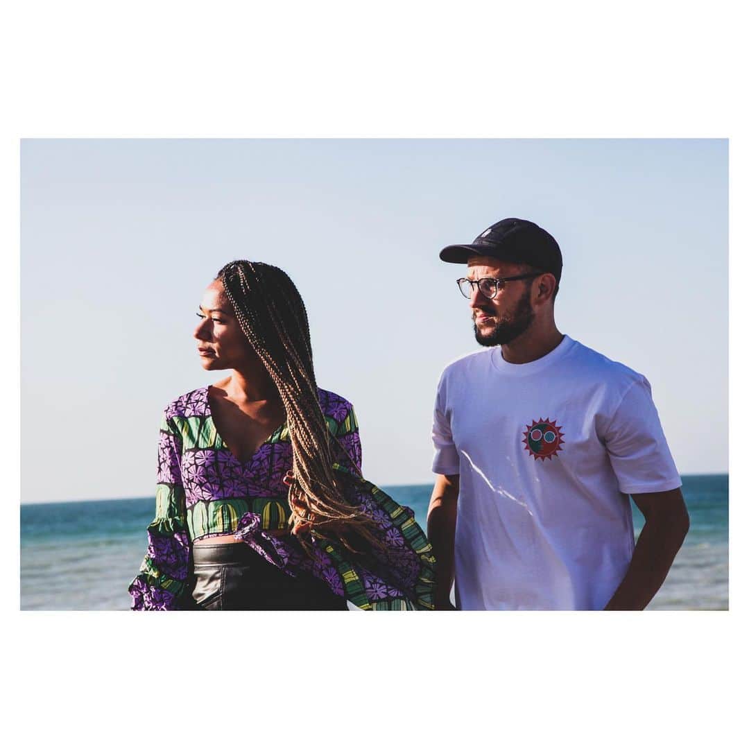 アヌーシュカのインスタグラム：「Love this @Shot_by_m 🌞」