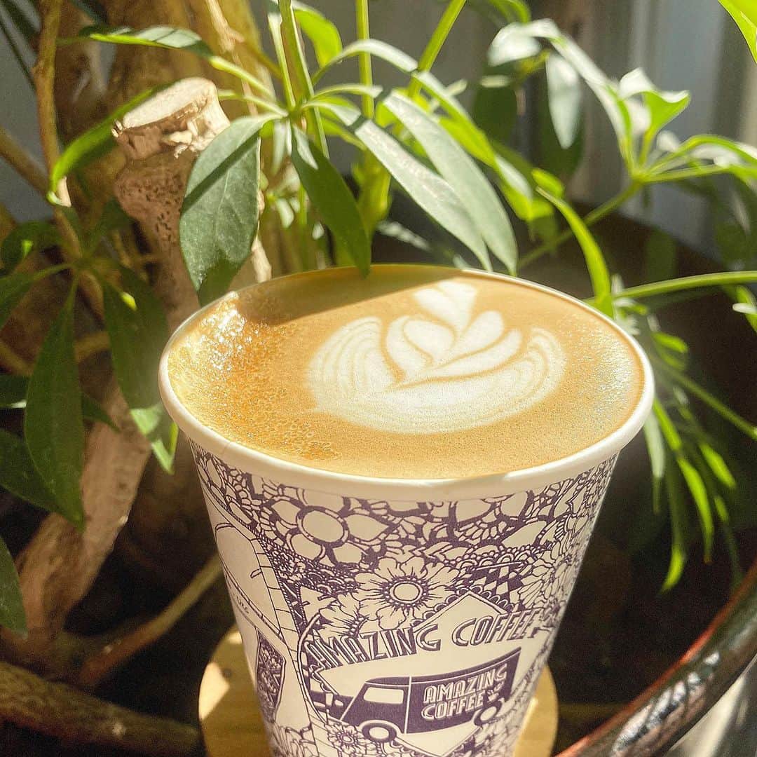 AMAZING COFFEEさんのインスタグラム写真 - (AMAZING COFFEEInstagram)「. 🌱TOKYO NAKAMEGURO☕️ . 寒い季節にふわふわフォームのカプチーノ その名も『恋するカプチーノ』💖 . あったかいコーヒーでステキな1日をお過ごしください(^o^)v . #AMAZINGCOFFEE #TOKYONAKAMEGURO #AMeCO #アメコ #coffee #LIFE #カプチーノ #3周年」11月25日 8時00分 - amazing_coffee_official