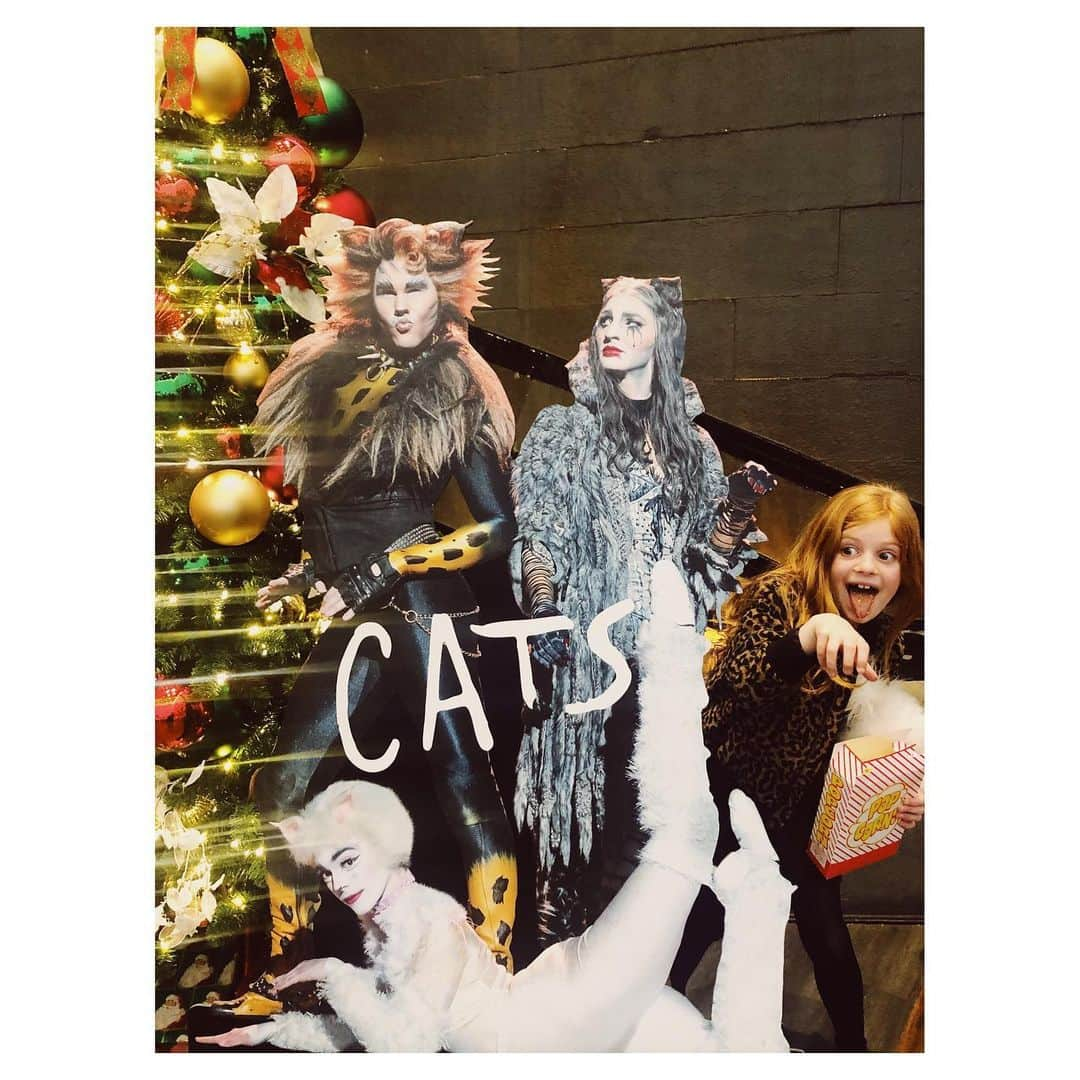 ジェシー・ベイリンさんのインスタグラム写真 - (ジェシー・ベイリンInstagram)「Memories of the 1980s. 😻#wintergardentheatre」11月25日 8時00分 - jezziebaylin