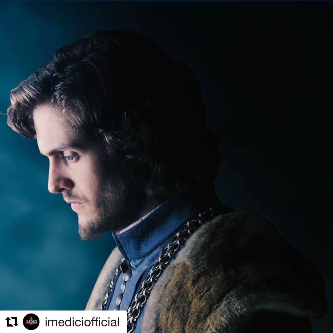 ダニエル・シャーマンのインスタグラム：「#repost. @netflix . Lorenzo Medici’s Final Years. ⚜️」