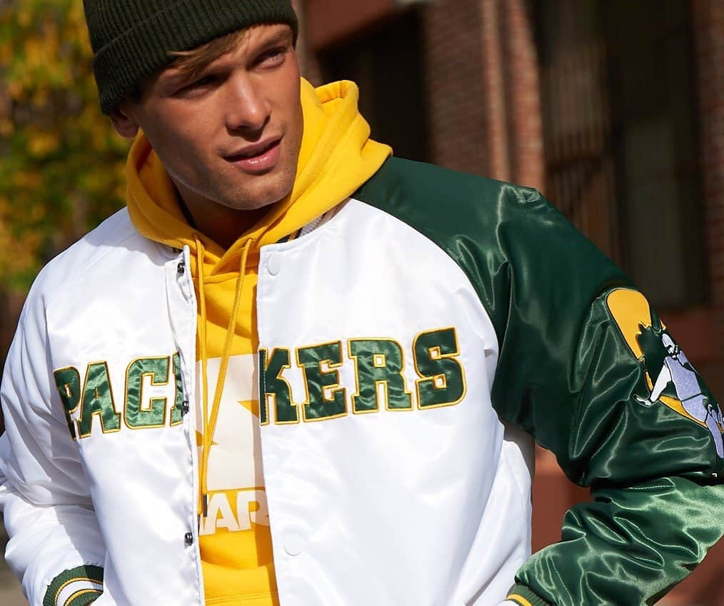 スターターさんのインスタグラム写真 - (スターターInstagram)「Go Pack Go!  @packers #SNF」11月25日 8時13分 - starterofficial