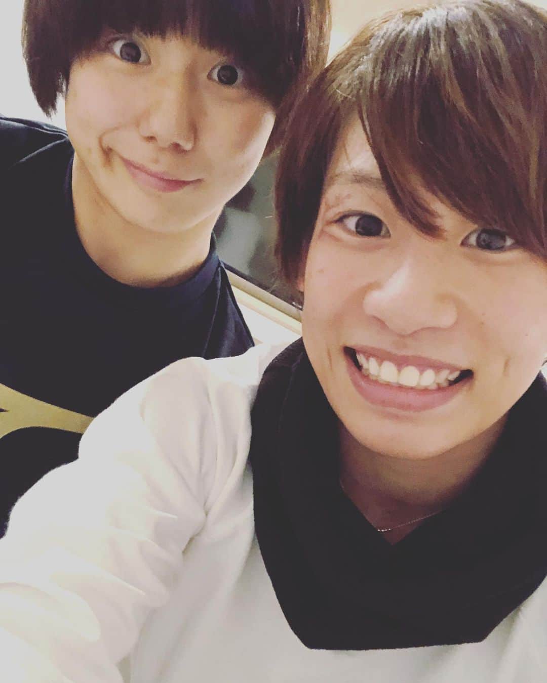 近藤亜美のインスタグラム：「グランドスラム大阪これにて終了 同部屋のふなちゃん ありがとう、お世話になりました 良くも悪くもあった今大会 「この大会も最後かぁ」 って思うと感慨深かった 3大会連続初戦敗退だった記録をストップ 「今攻めなかったら一生後悔する」 って思うたびに、嘘みたいに力が出た 息もものすごく続いた 不思議だなぁ〜 負けちゃったけど久々にいい試合できた お疲れさん自分 #沢山の人にありがとう #ビックサンキュー #疲れたけど幸せ #首痛い」
