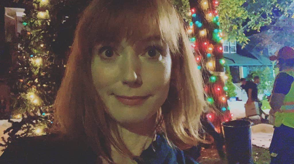 アリシア・ウィットさんのインスタグラム写真 - (アリシア・ウィットInstagram)「ONLY TWO HOURS AWAY! join me for the premiere of Our Christmas Love Song on Hallmark Movies and Mysteries. live tweet with me using the hashtag #OurChristmasLoveSong. see you soon!!」11月25日 9時05分 - aliciawitty