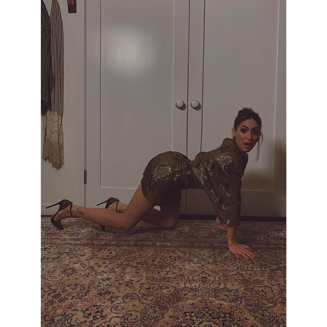 ナタリア・コルドバ・バックリーのインスタグラム：「Throwing it back to @jessica.ahn and I desperately trying to “create” content/pictures of this look...😂. I failed...as I do with most modeling situations...a woman knows her limits.  BUT... the makeup and fashion are FIRE!  Thank you ladies @amilasser @jessica.ahn and @willcarrillo for always making me feel (even when I don’t) like I’ve got this. Ha!」